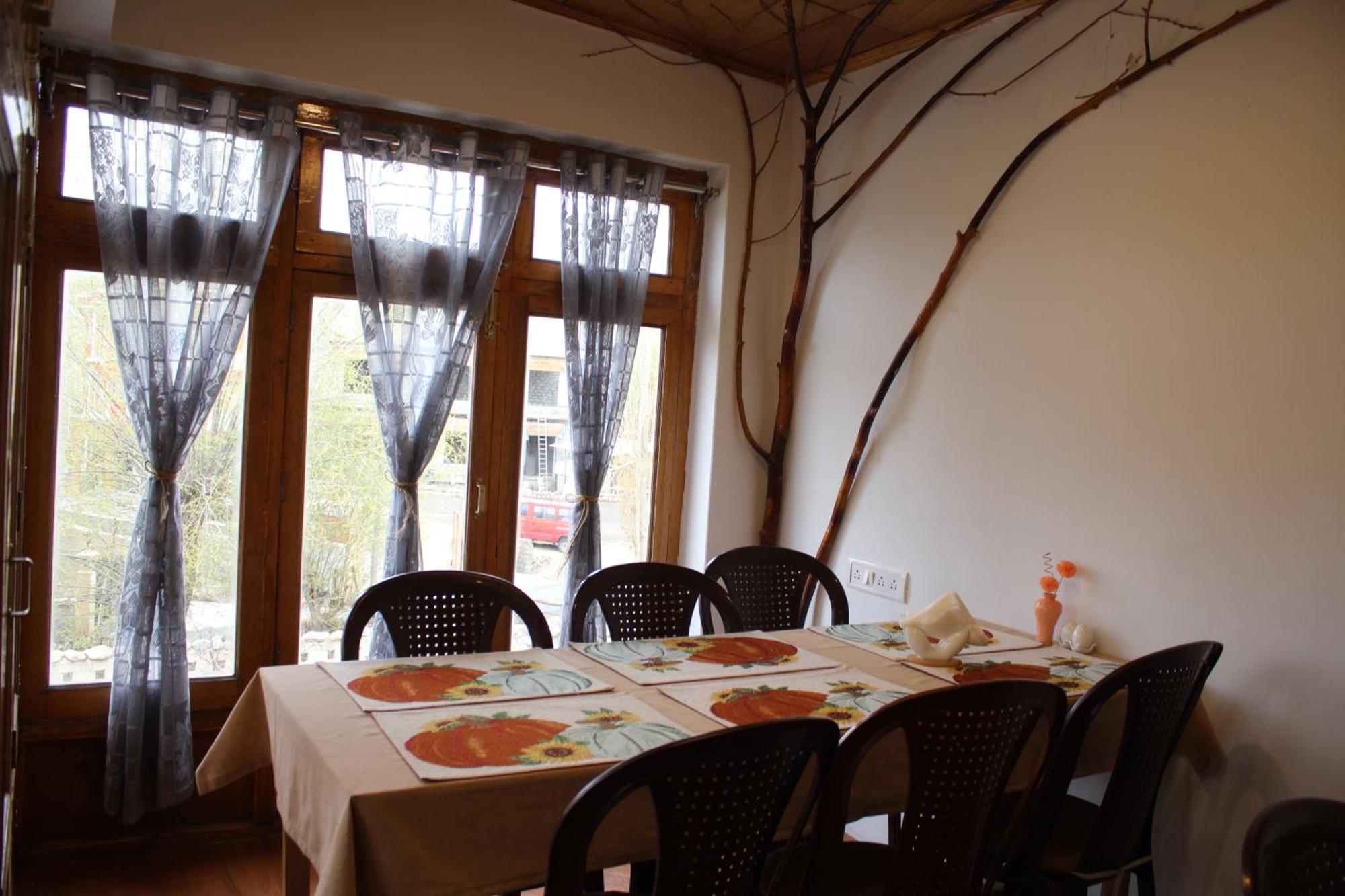 Karma Lodge Leh Zewnętrze zdjęcie